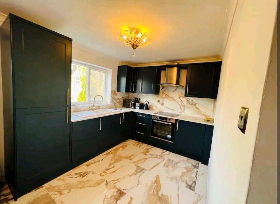 Modern 2 Bedroom Flat By Dover Port, Castle& Sea! Экстерьер фото